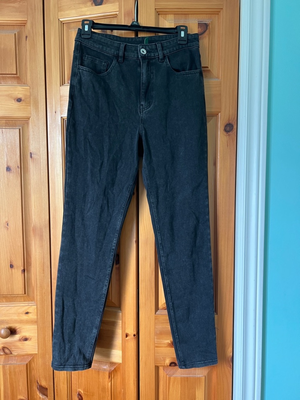 HALARA Black High-Rise Straight Jeans